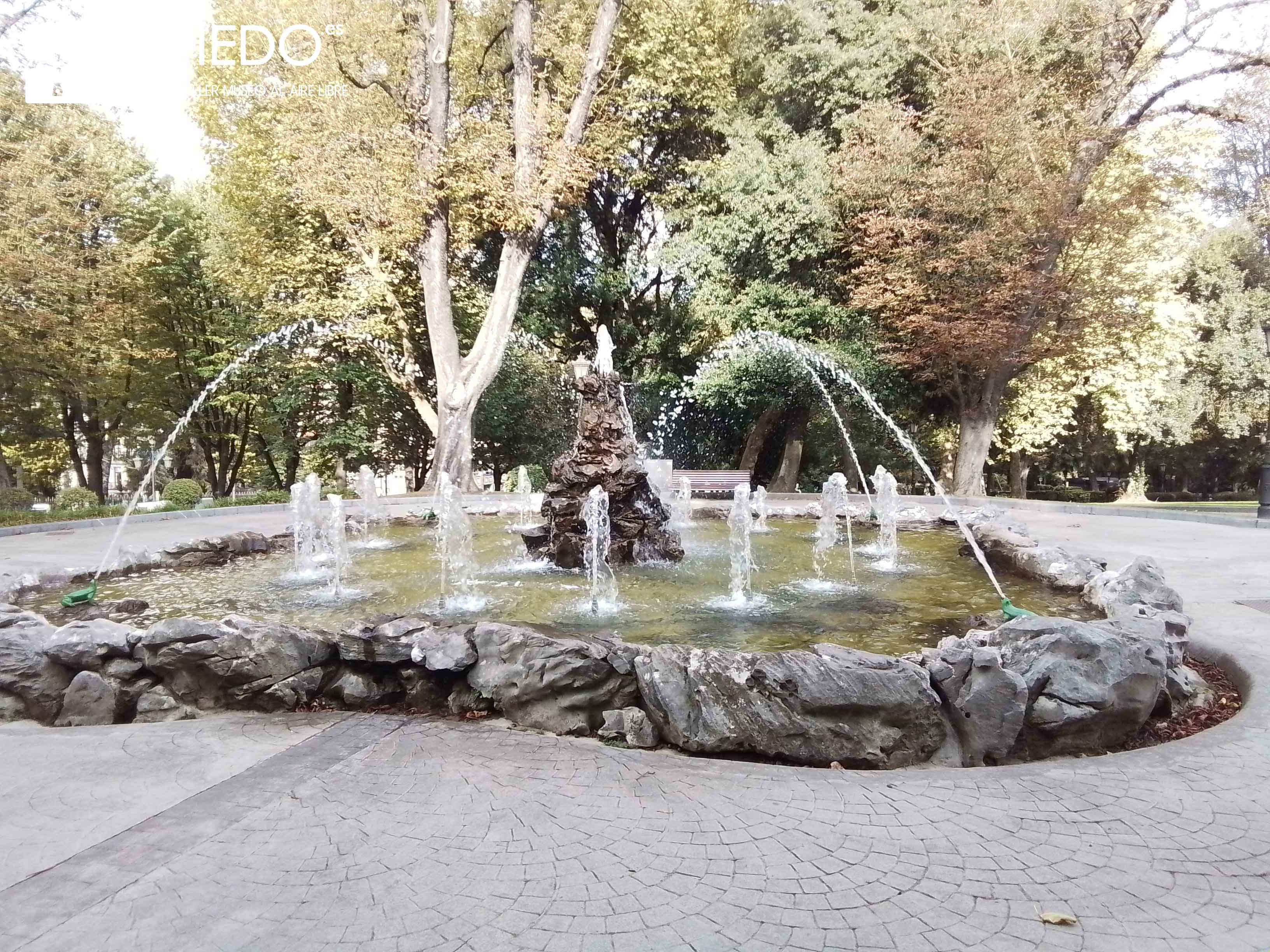 Escultura Fuente de las Ranas